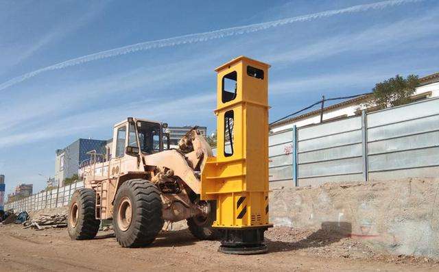 液壓式夯實(shí)機(jī)